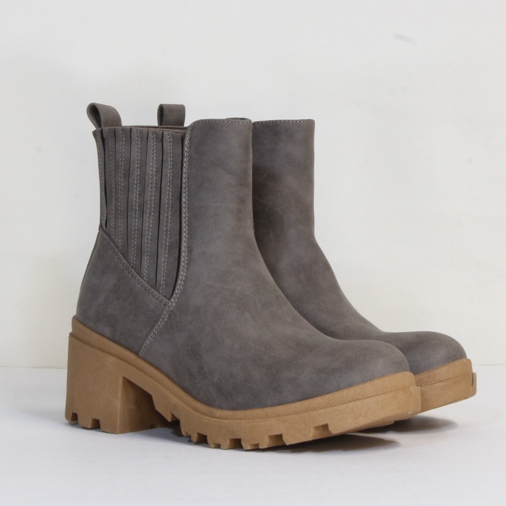 Report Women’s Brown Tan Chunky Platform Boots Size 6 NWOT